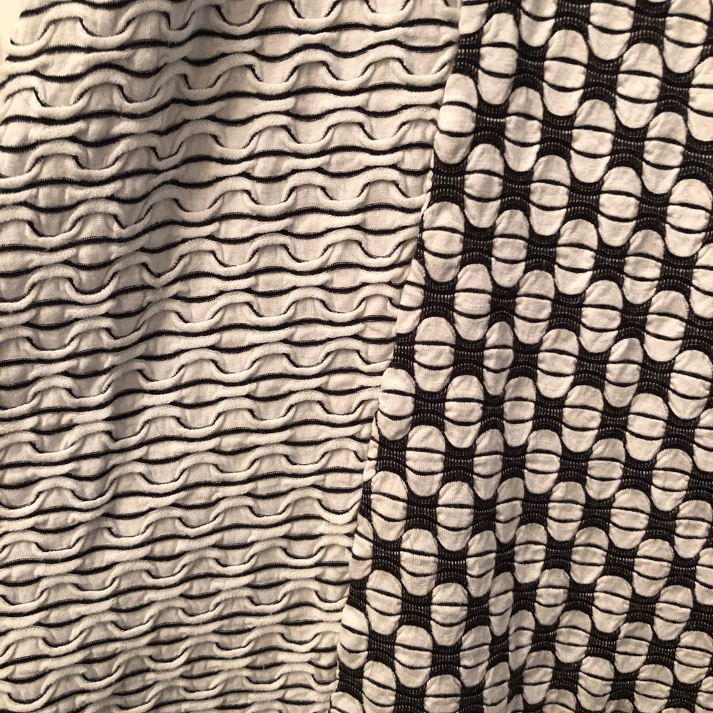 Bundle Of 3 Amazing & Versatile Tank Tops!! - image 3